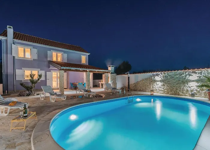Two-bedroom In Privlaka-sabunike * Nin