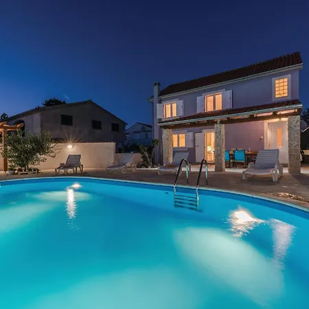 Two-bedroom In Privlaka-sabunike *