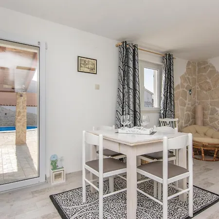 Two-bedroom In Privlaka-sabunike Casa vacanze Nin
