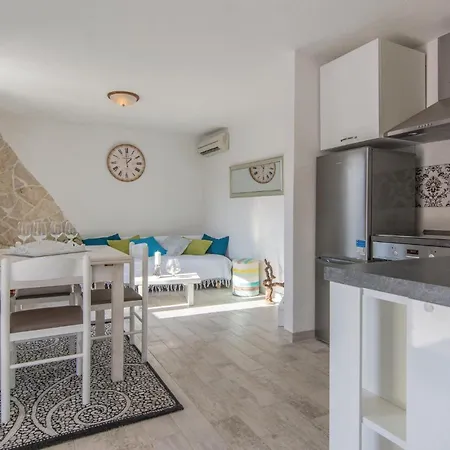 Two-bedroom In Privlaka-sabunike * Nin
