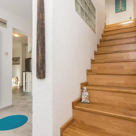 Two-bedroom In Privlaka-sabunike Дом отдыха