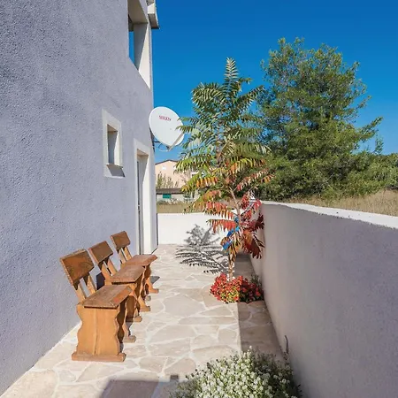 Holiday home 2 Bedroom Gorgeous Home In Privlaka-Sabunike