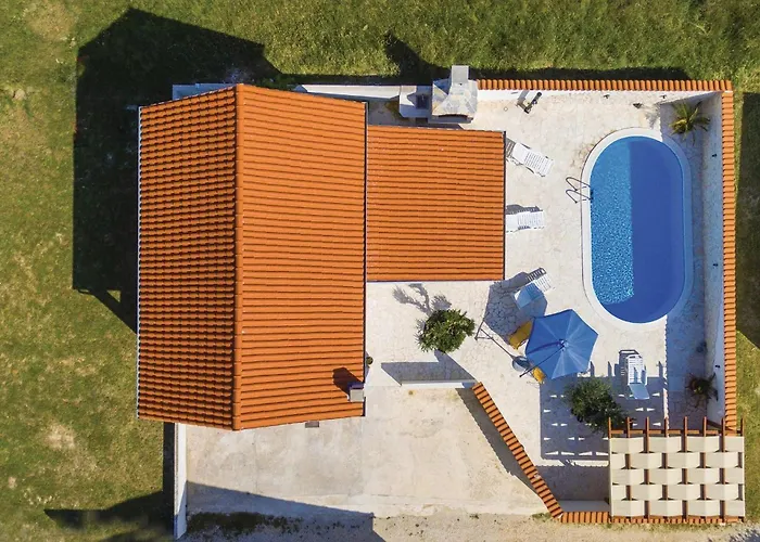 Дом отдыха Two-bedroom In Privlaka-sabunike