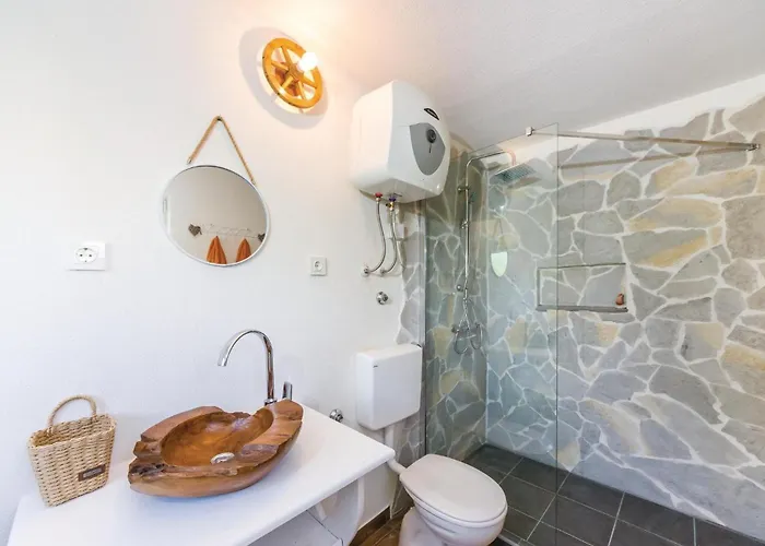 Two-bedroom In Privlaka-sabunike Нин