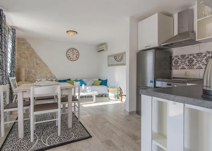 Two-bedroom In Privlaka-sabunike * Нин