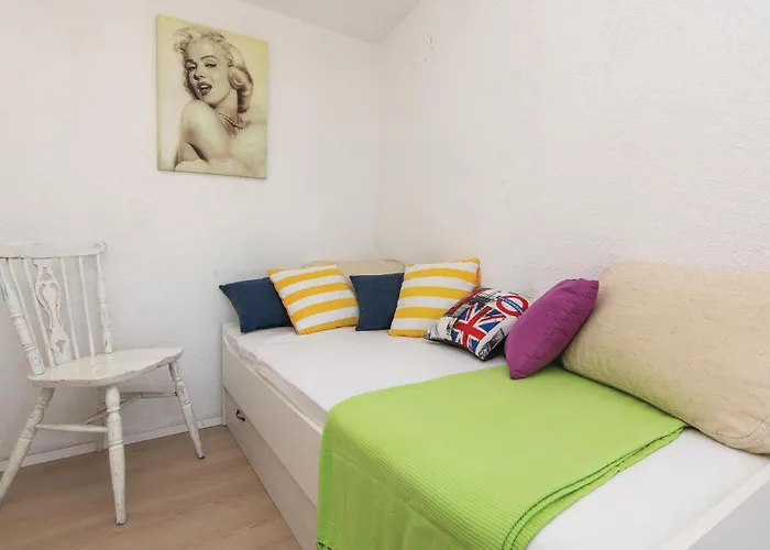 Дом отдыха Two-bedroom In Privlaka-sabunike *