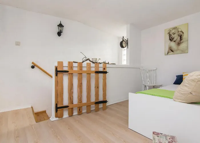 Дом отдыха Two-bedroom In Privlaka-sabunike