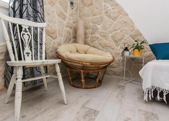 Дом отдыха Two-bedroom In Privlaka-sabunike *