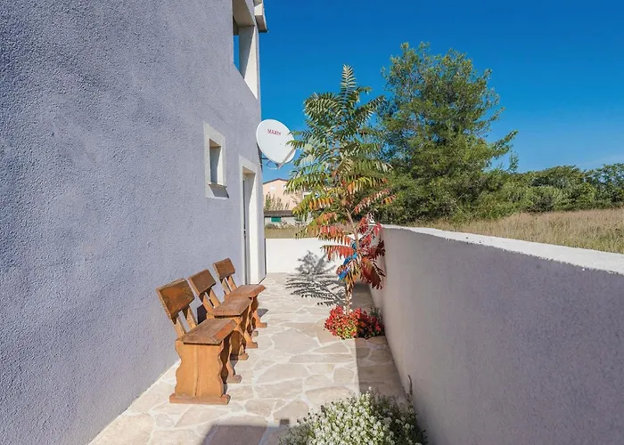 Дом отдыха Two-bedroom In Privlaka-sabunike